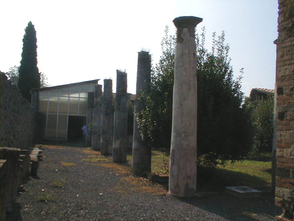 IX.8.6 Pompeii. September 2004. East side of Peristyle looking south.