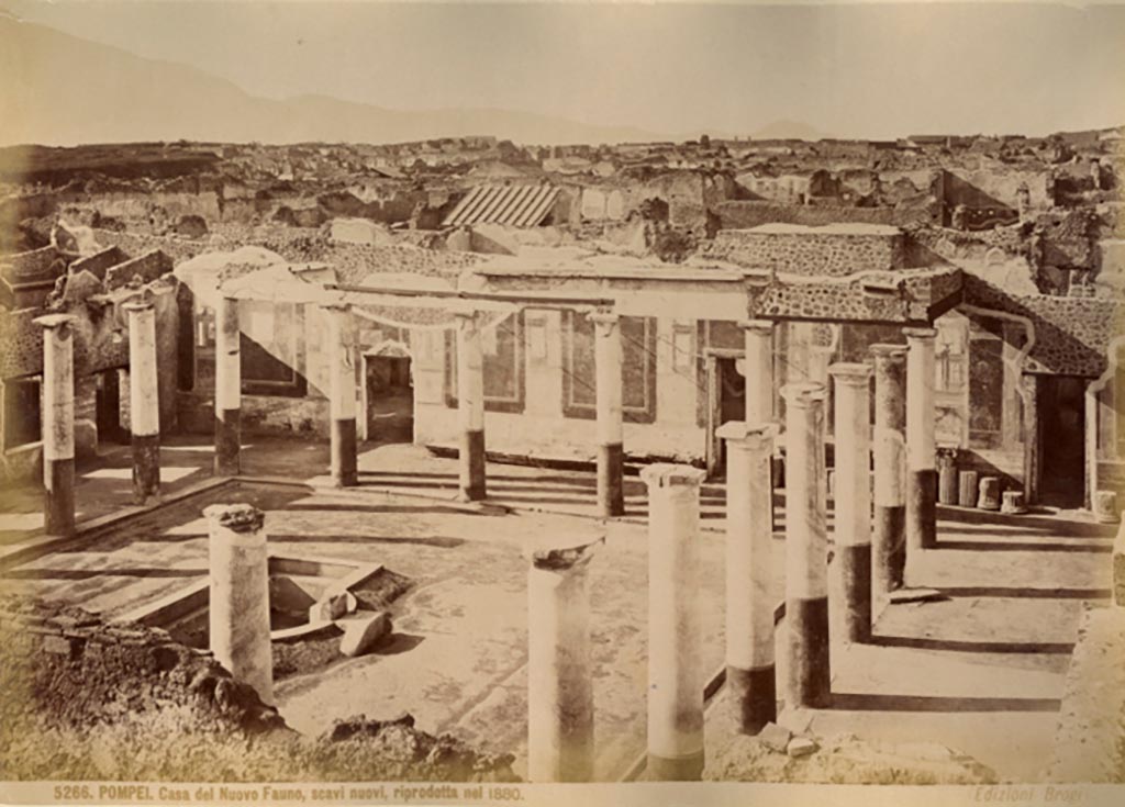 IX.8.6 Pompeii. Looking west across peristyle.
Photograph No. 5266, by Giacomo Brogi (1822-1881), described as Casa del Nuovo Fauno, scavi nuovi, riprodotta nel 1880.
Public domain, via Wikimedia Commons.