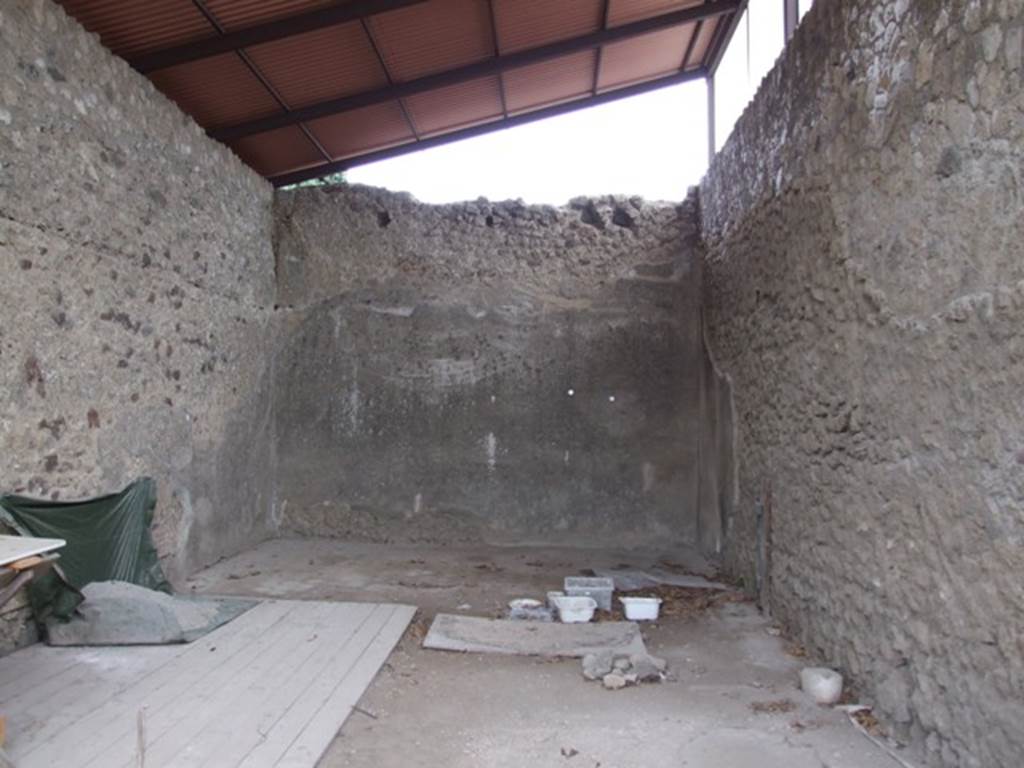 IX.8.6 Pompeii. March 2009. Room 12, Exedra. Looking south.