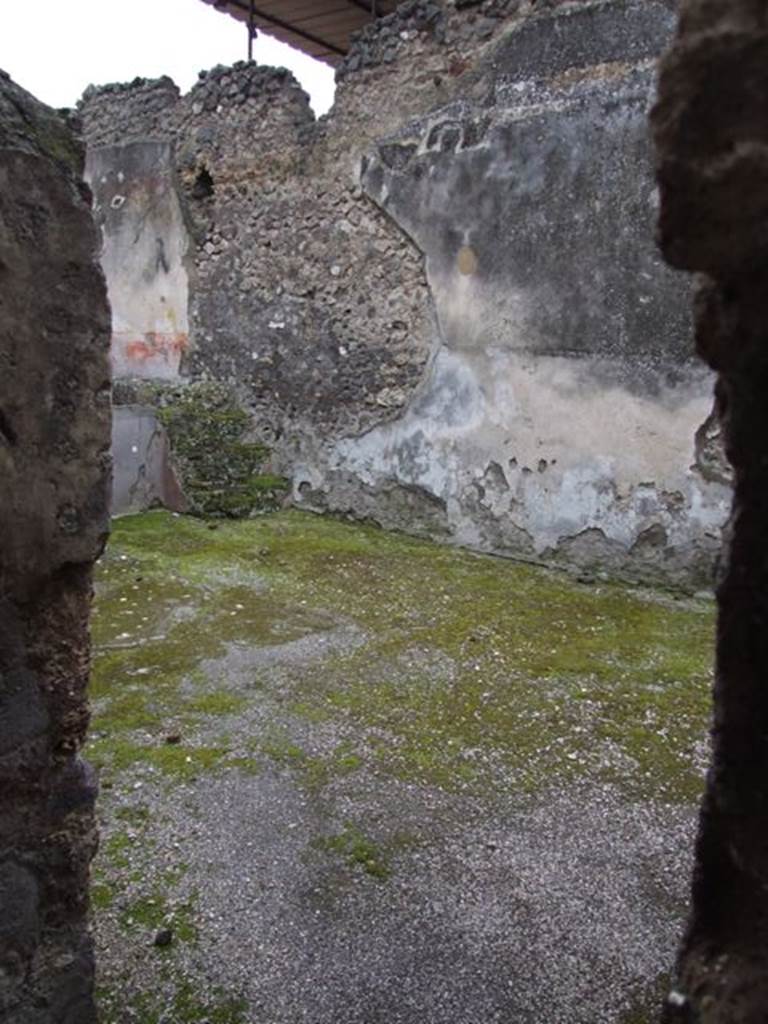 IX.8.6 Pompeii. March 2009. Doorway to Room 31, Frigidarium.