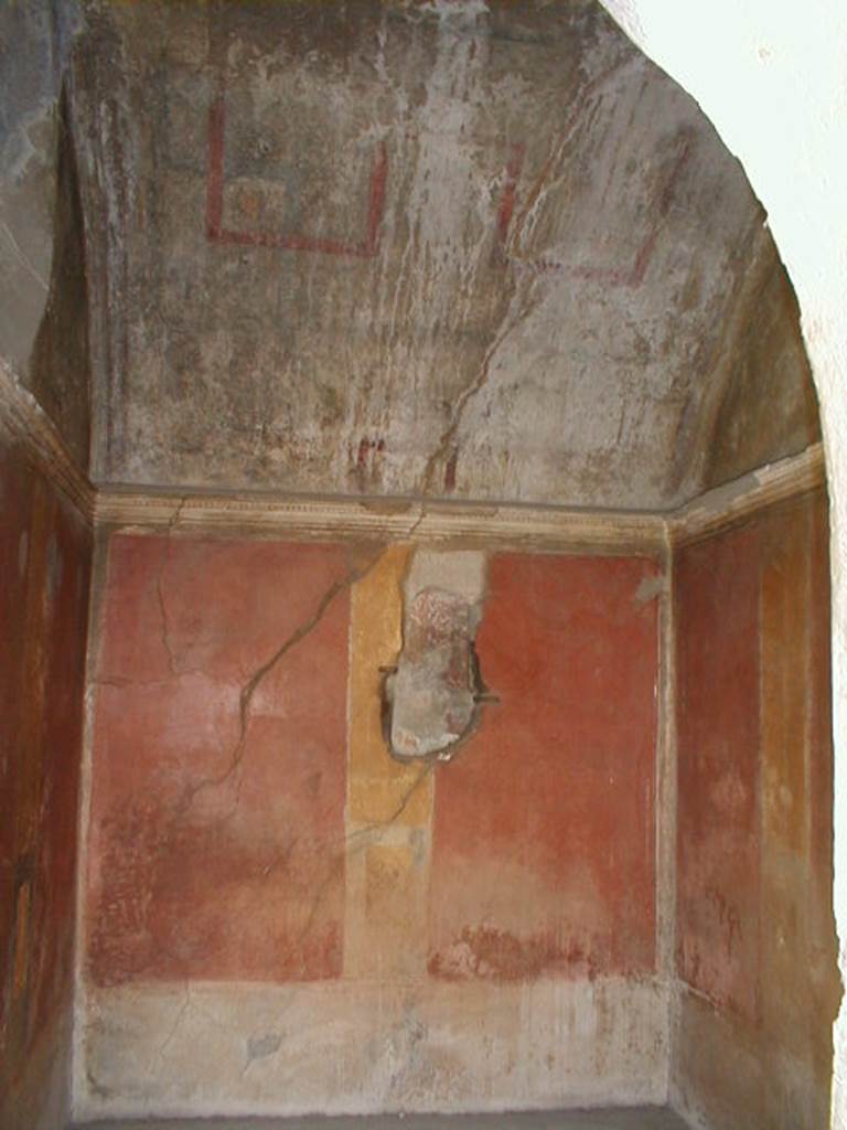 IX.8.6 Pompeii. September 2004. Room 33. Looking south.