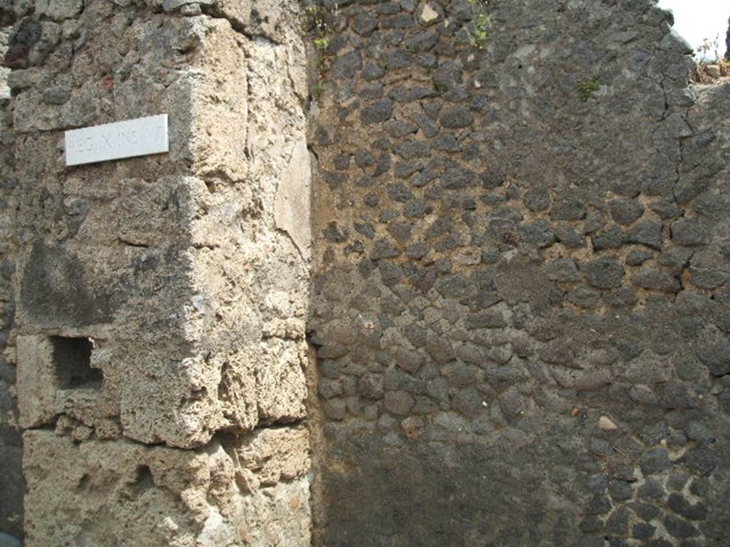 IX.8.c Pompeii. May 2005. Front west facing wall.
