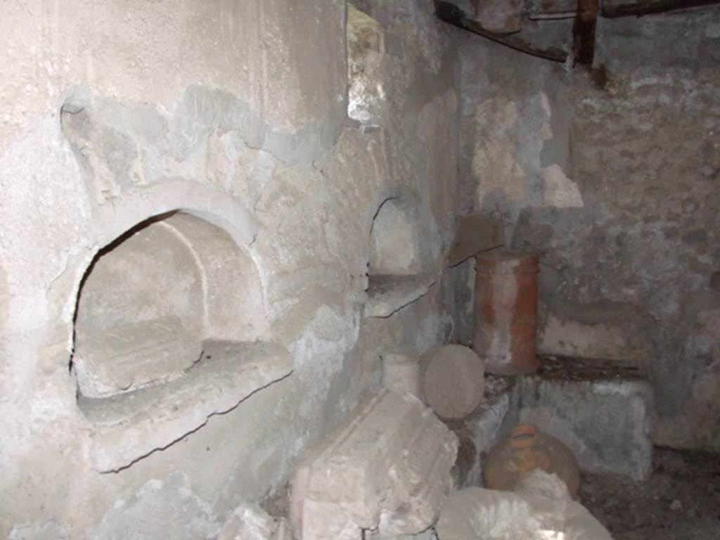 IX.9.10 Pompeii. March 2009. North wall, with two arched Niches.