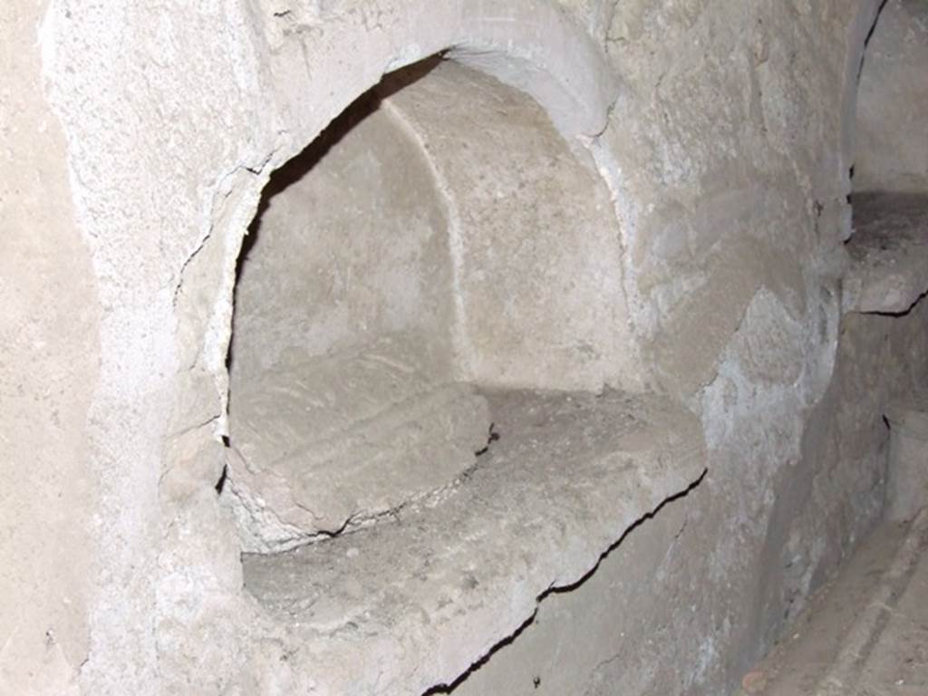 IX.9.10 Pompeii. March 2009. Arched Niche, at west end of north wall.