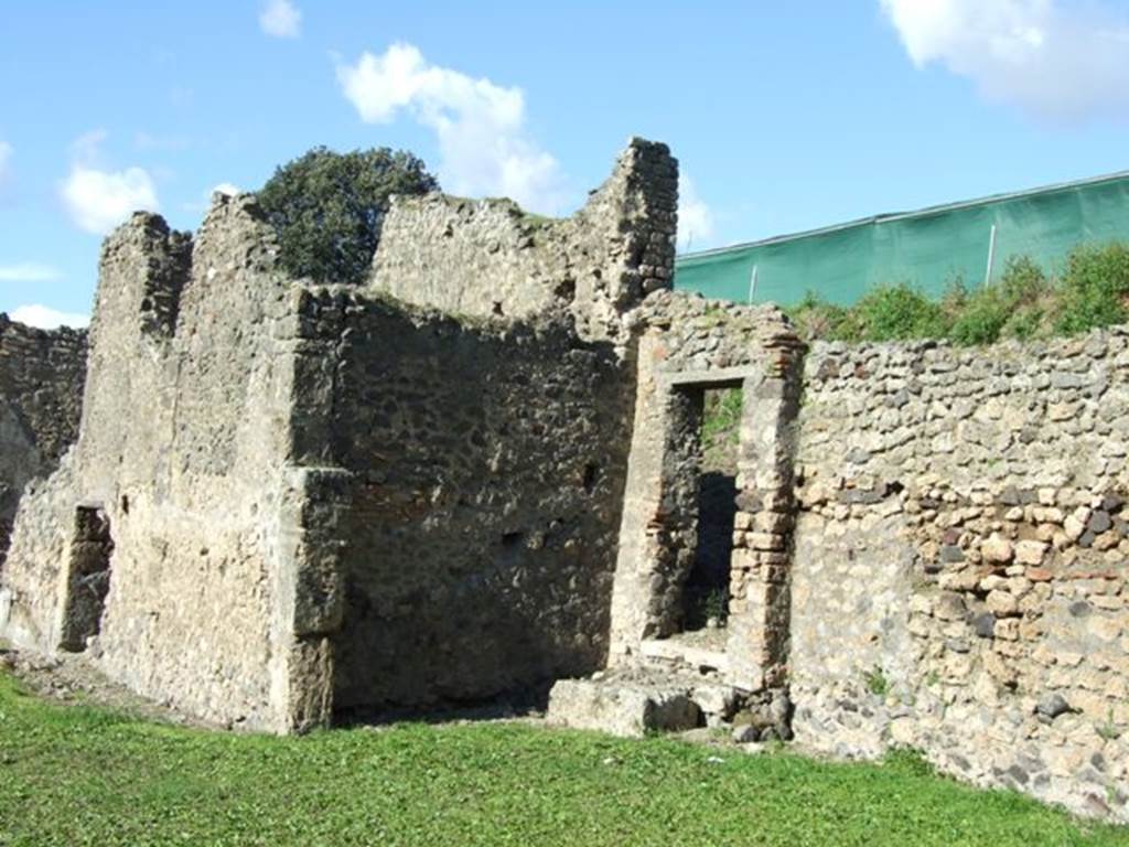 IX.9.10 Pompeii. March 2009. Looking north west to entrance.
