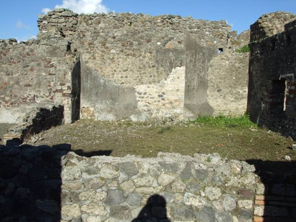 IX.9.a Pompeii. March 2009. Looking east across garden.