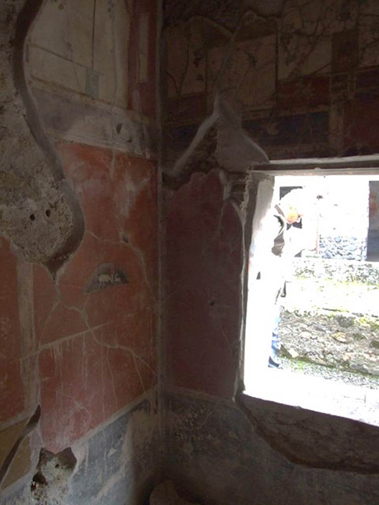 IX.9.c Pompeii. March 2009. South-east corner of cubiculum and window in south wall.