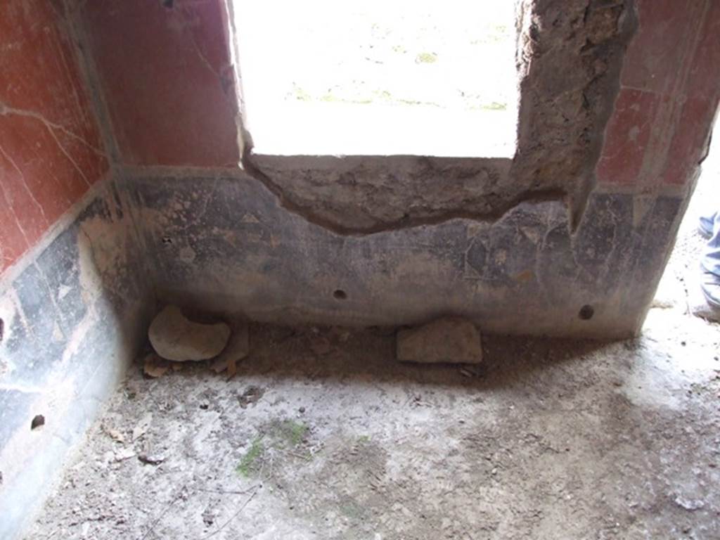 IX.9.c Pompeii. March 2009. Cubiculum. Lower south wall.