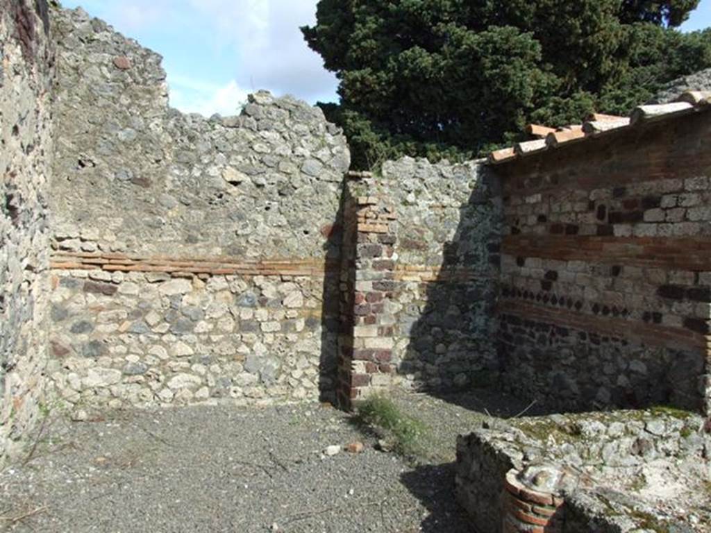 IX.9.c Pompeii. March 2009. North east corner of Portico.