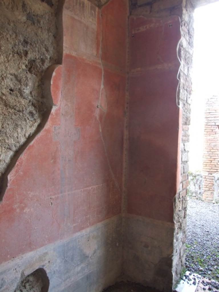 IX.9.c Pompeii. March 2009. North east corner of Triclinium.