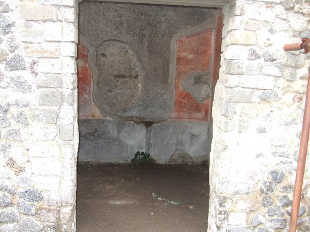 IX.9.c Pompeii. December 2005. Room on south side of peristyle.