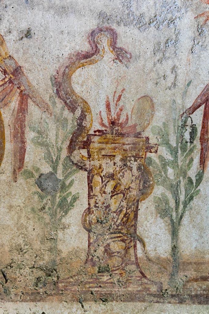 IX.9.c Pompeii. March 2023.
Detail of round altar with serpent. Photo courtesy of Johannes Eber.