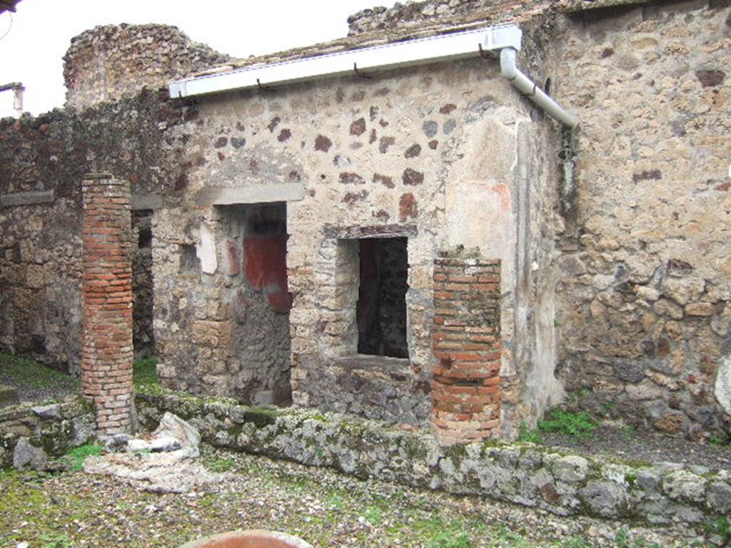 IX.9.c Pompeii. December 2005. Room in north west corner of the peristyle.
