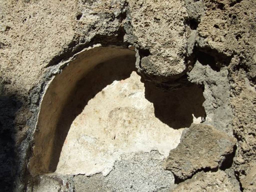 IX.9.e Pompeii. March 2009. Niche on north side of doorway