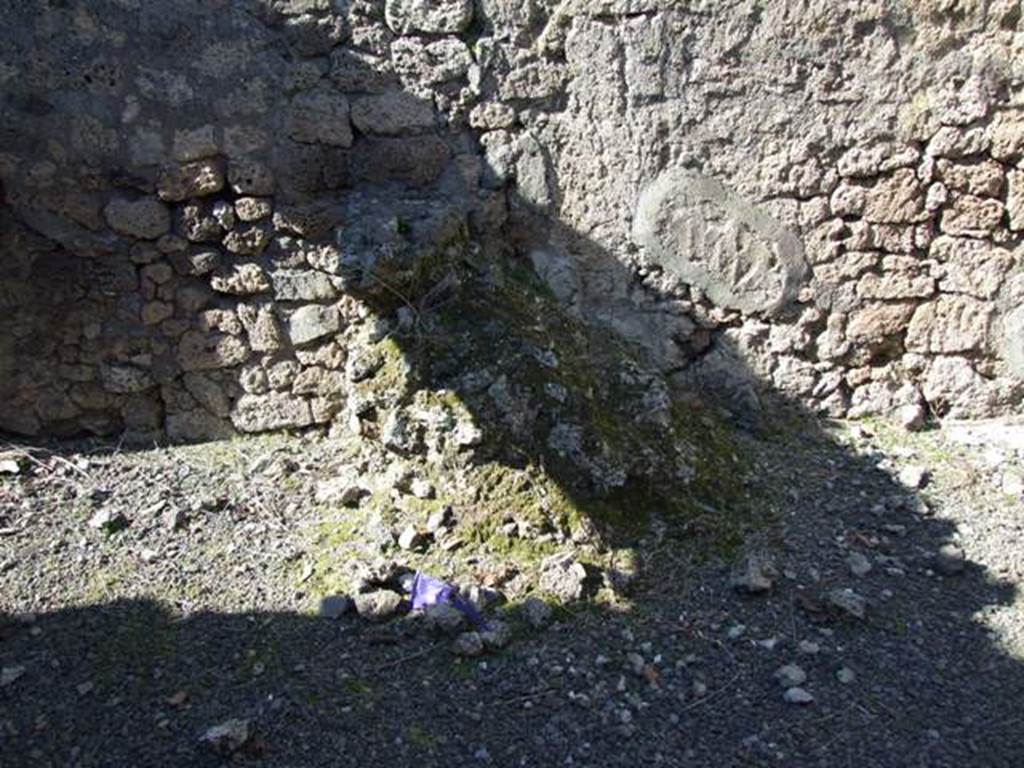 IX.9.e Pompeii. March 2009. Room 17, small atrium. Remains of stairs against north wall.