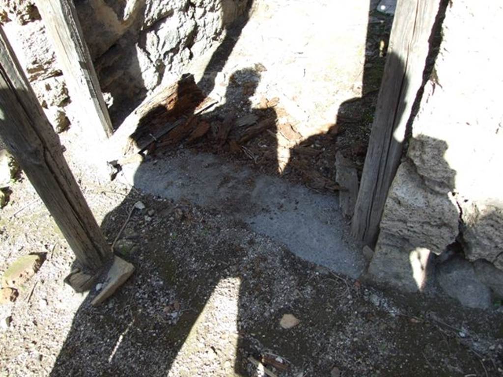 IX.9.f Pompeii. March 2009. Entrance threshold or sill. Looking east.