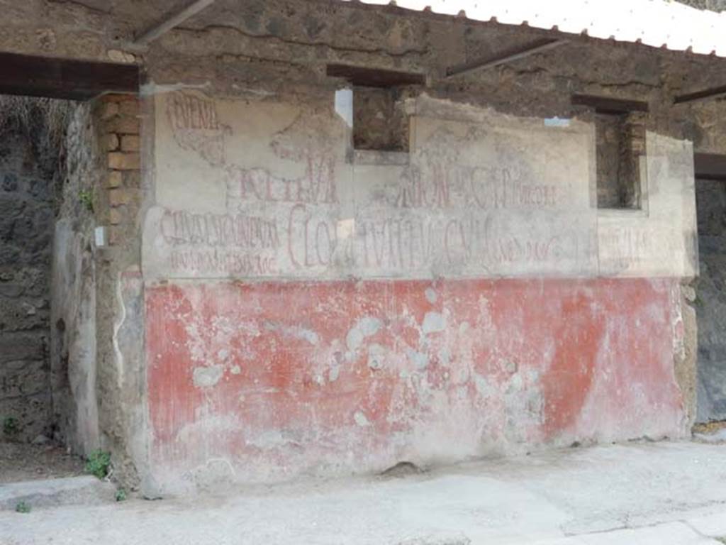IX.11.3 Pompeii. May 2017. Wall on east of entrance 3, between 3 and 4. Photo courtesy of Buzz Ferebee.