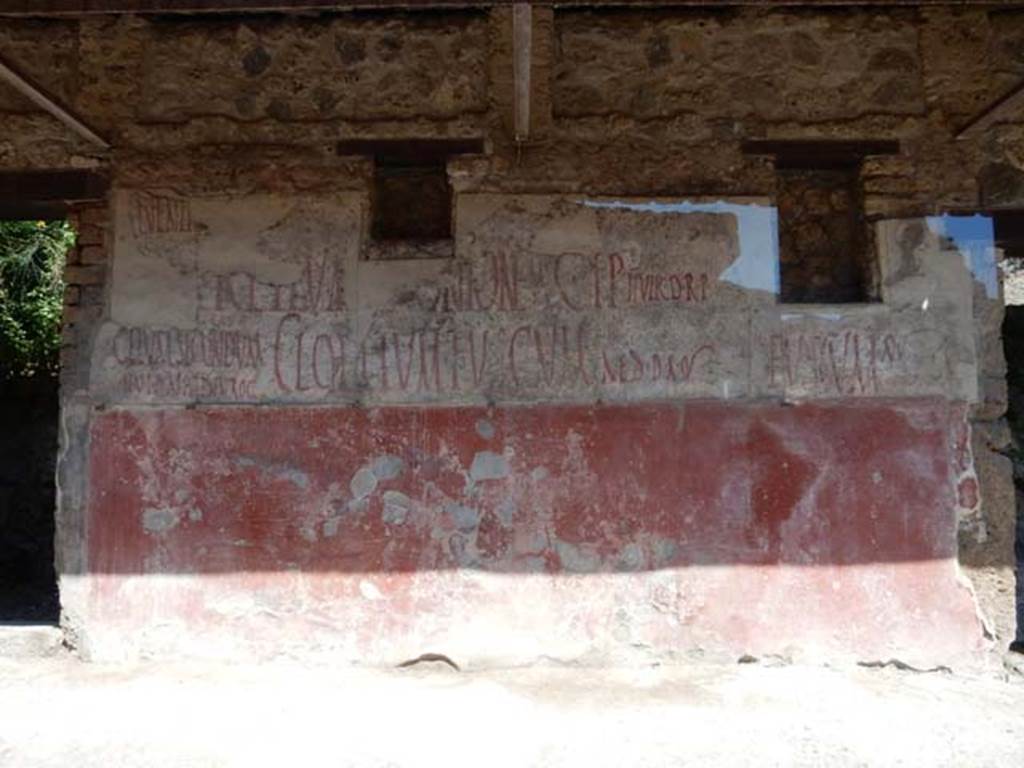 IX.11.3 Pompeii. May 2016. Wall on east of entrance 3, between 3 and 4. Photo courtesy of Buzz Ferebee.