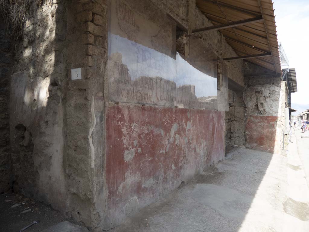 IX.11.3 Pompeii. September 2017. Looking east from entrance doorway, towards IX.11.4.
Foto Annette Haug, ERC Grant 681269 DÉCOR.