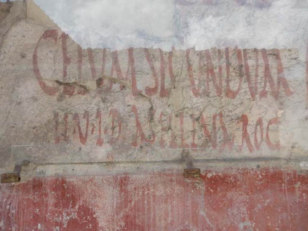 IX.11.3 and IX.11.4 Pompeii. May 2016. Detail from graffiti between entrances 3 and 4.
Photo courtesy of Buzz Ferebee.