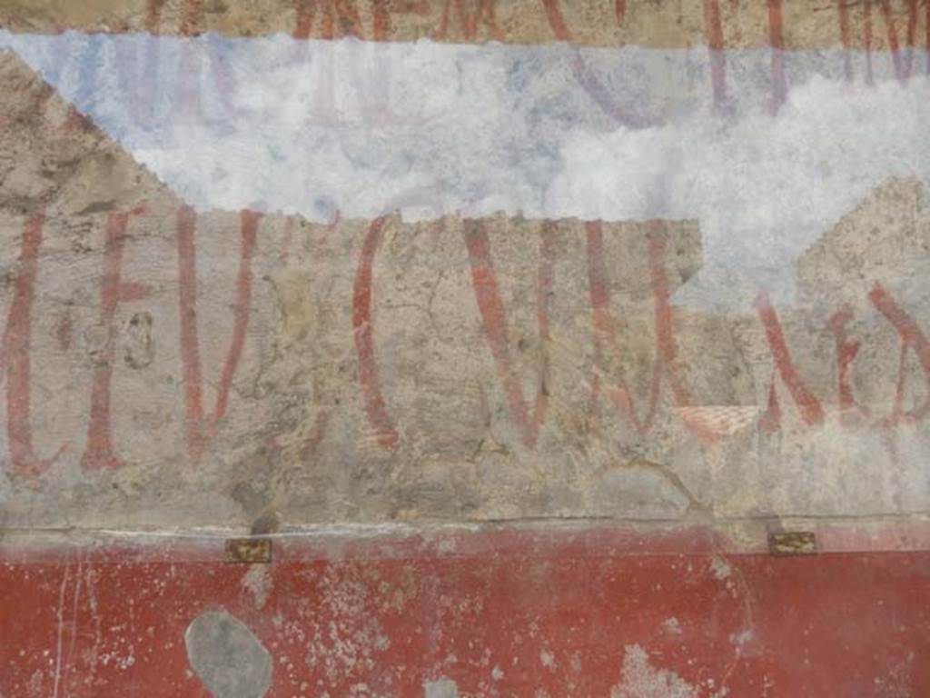 IX.11.3 and IX.11.4 Pompeii. May 2016. Detail from graffiti between entrances 3 and 4.
Photo courtesy of Buzz Ferebee.