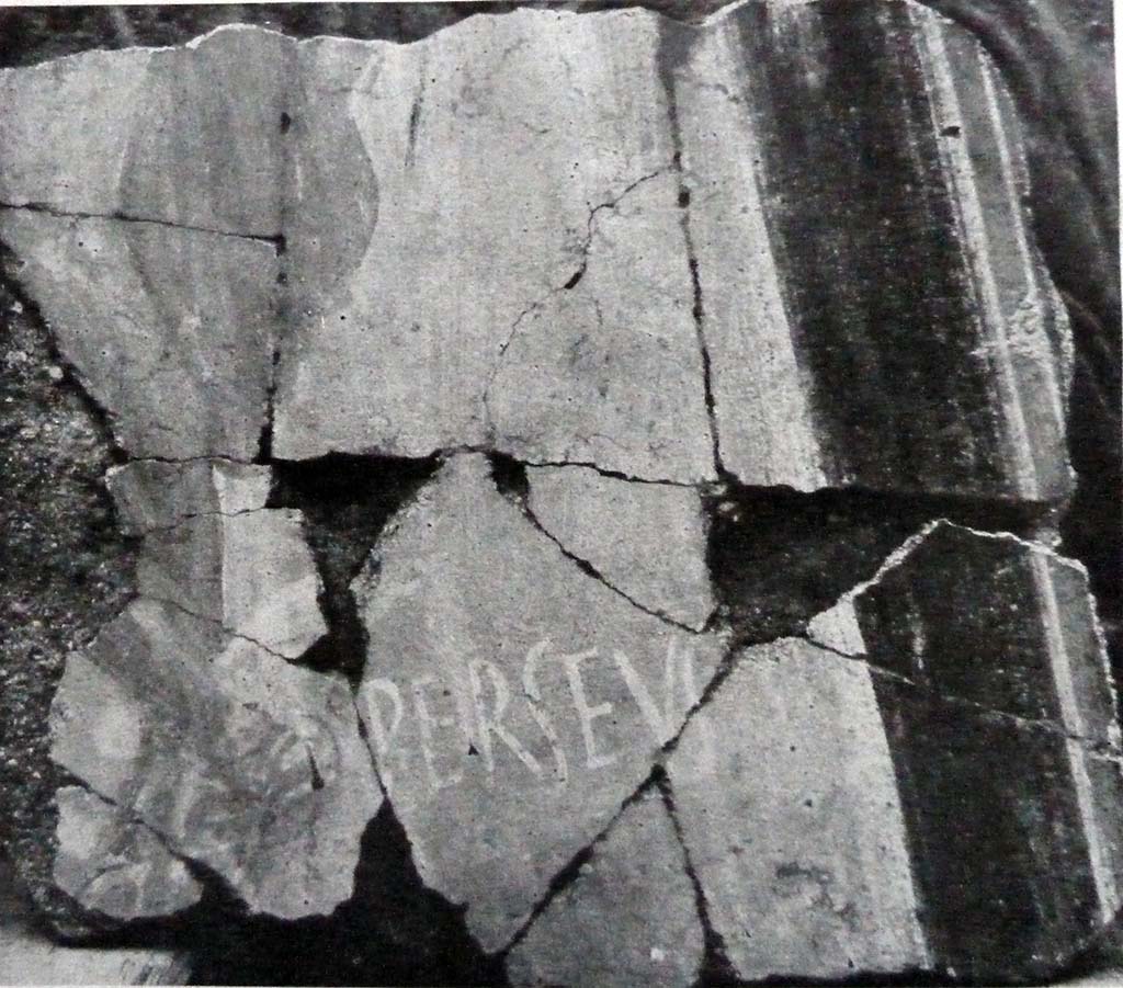IX.12.2 Pompeii. West wall, a fragment of a painting of the liberation of Andromeda showing the name of Perseus, painted near the remaining fragments of the figure.
See Spinazzola V., 1953. Pompei alla luce degli Scavi Nuovi di Via dell�Abbondanza (anni 1910-1923). Roma: La Libreria della Stato, fig. 697.
