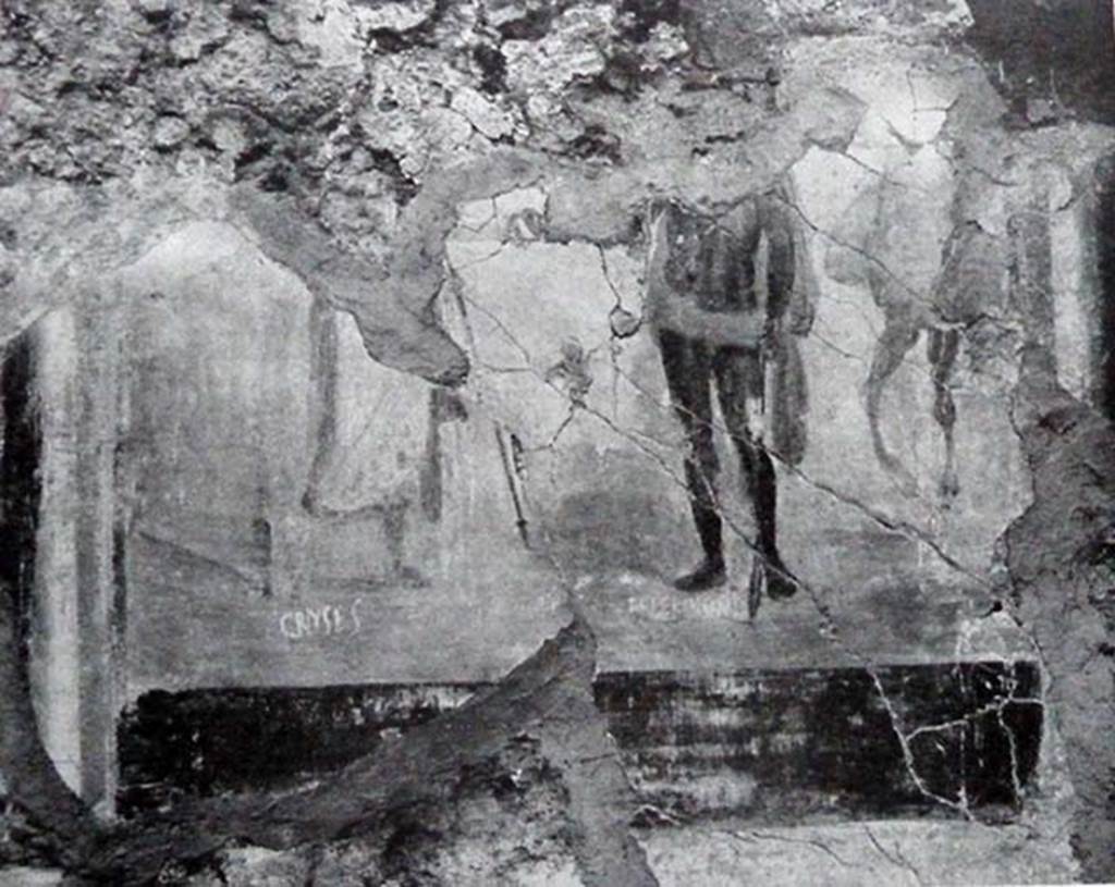 IX.12.2 Pompeii. North wall detail of the painting of Bellerophon and flying Pegasus receiving the letter of Proetus, here called �Cryses�, in writing below.
See Spinazzola V., 1953. Pompei alla luce degli Scavi Nuovi di Via dell�Abbondanza (anni 1910-1923). Roma: La Libreria della Stato, fig. 694.