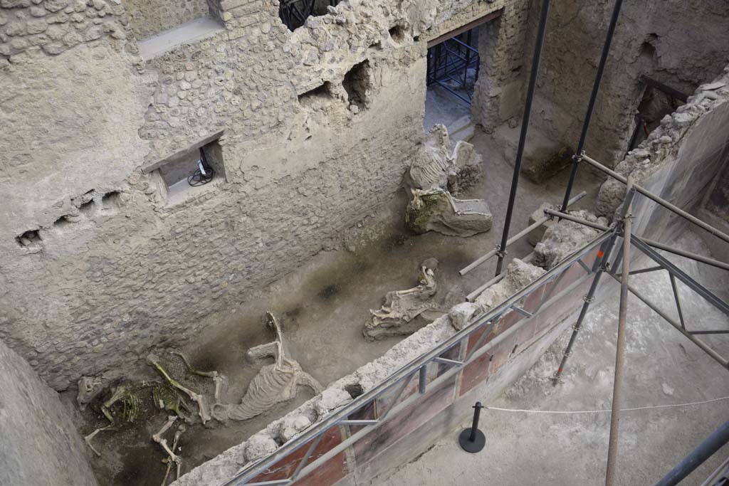 IX.12.8 Pompeii. February 2017. Looking south-east across stable “n”, from above. Photo courtesy of Johannes Eber.