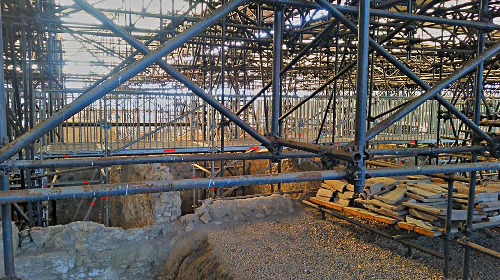 IX.12.B/IX.12.9 Pompeii. 2016/2017.
Unexcavated area along the north side of the insula. Looking south. Photo courtesy of Giuseppe Ciaramella.