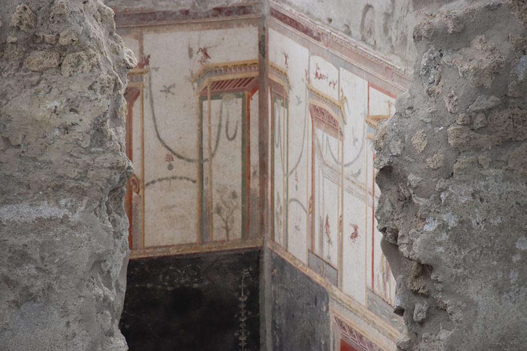 IX.12.A/IX.12.9 Pompeii. October 2024. Room 18, upper south-west corner. Photo courtesy of Klaus Heese.