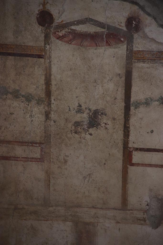 IX.12.9 Pompeii. October 2024.
Room 13, detail from upper south wall in south-east corner. Photo courtesy of Klaus Heese