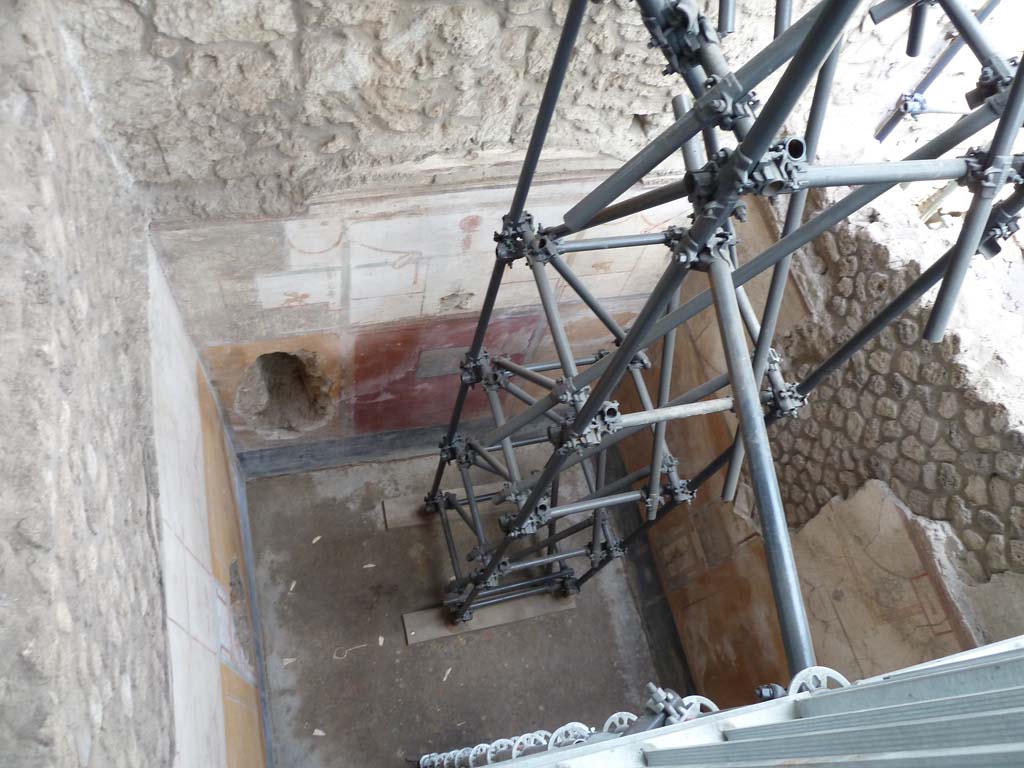 IX.12.9 Pompeii. May 2010. Room 12, north side.