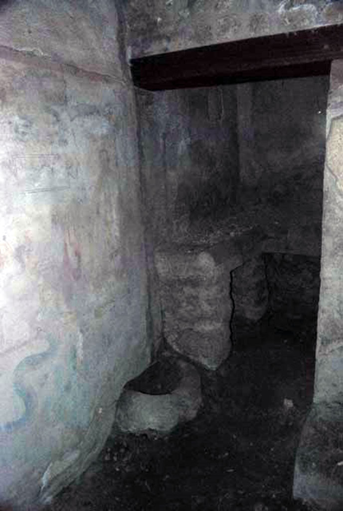 IX.13.1-3 Pompeii. October 2007. Room 23. Kitchen hearth. Photo courtesy of Nicolas Monteix.