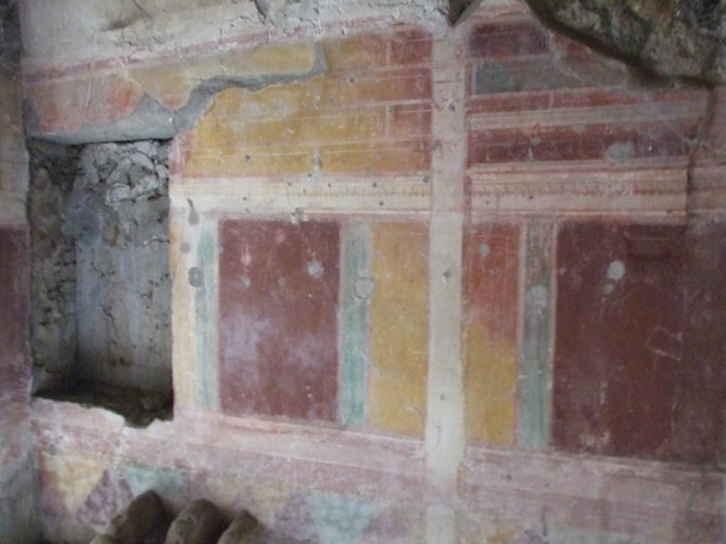 IX.13.1-3 Pompeii. March 2009. Room 27, east wall.