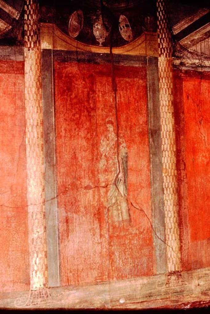 IX.14.4 Pompeii. 1961. Room 3, east wall with central painting. Photo by Stanley A. Jashemski.
Source: The Wilhelmina and Stanley A. Jashemski archive in the University of Maryland Library, Special Collections (See collection page) and made available under the Creative Commons Attribution-Non Commercial License v.4. See Licence and use details.
J61f0412