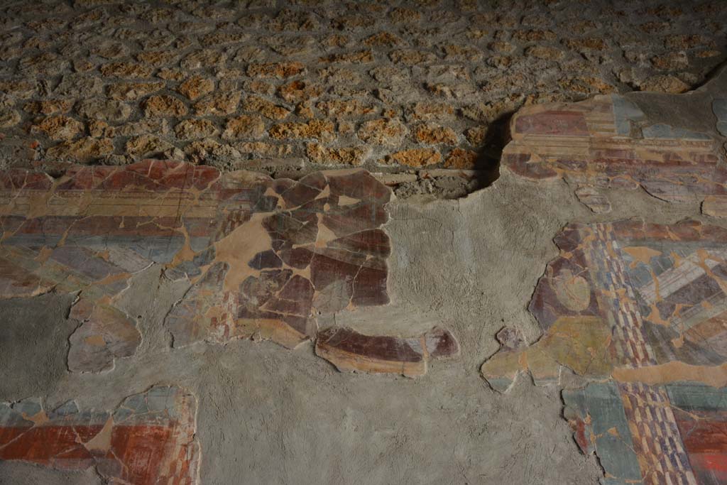 IX.14.4 Pompeii. September 2019. Room 3, detail from upper west wall towards the centre.
Foto Annette Haug, ERC Grant 681269 DÉCOR.