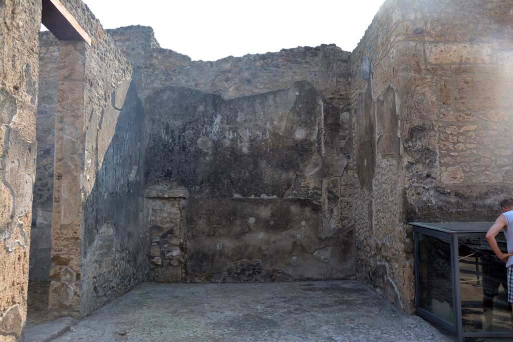 IX.14.4 Pompeii. July 2017. West ala 25, looking west from atrium. 
Foto Annette Haug, ERC Grant 681269 DÉCOR.
