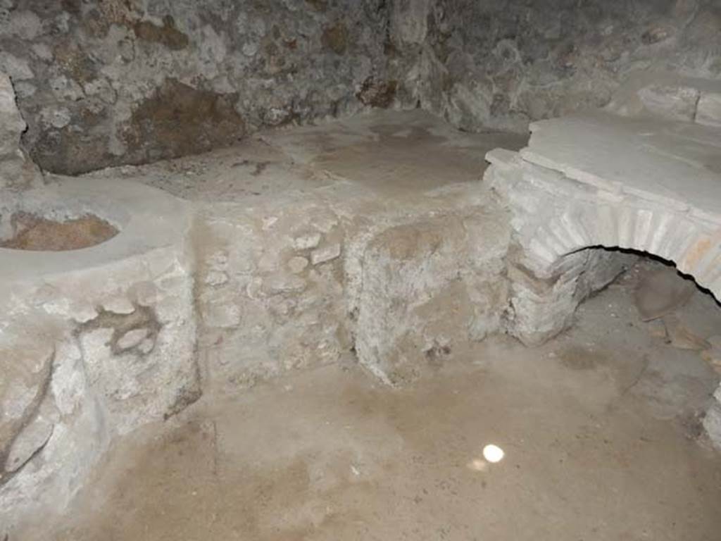 IX.14.4 Pompeii. May 2017. Room 18, detail from north-west corner of kitchen. Photo courtesy of Buzz Ferebee.
