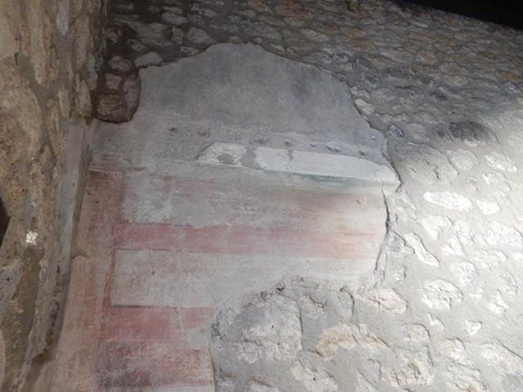 IX.14.4 Pompeii. May 2017. Room 15, upper south wall in south-east corner. Photo courtesy of Buzz Ferebee.