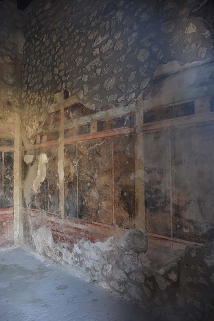 IX.14.4 Pompeii. July 2017. Room 14, looking along north wall.
Foto Annette Haug, ERC Grant 681269 DÉCOR.
