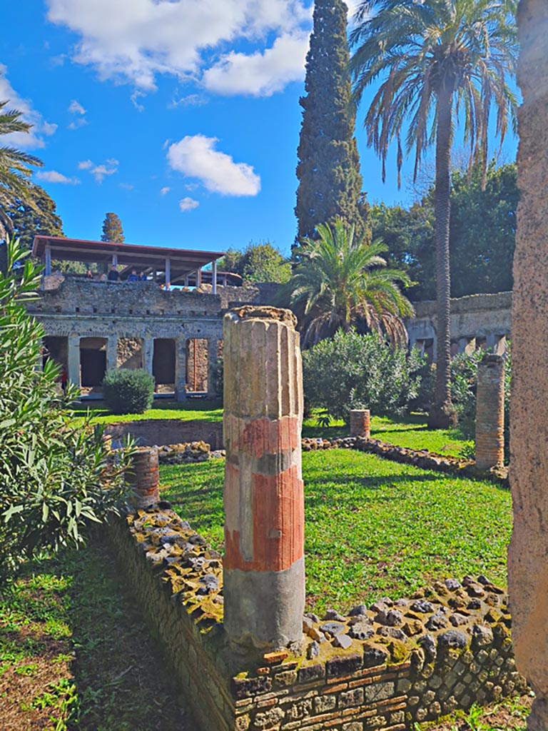 Villa of Diomedes, Pompeii. March 2024.
Looking south-east across garden pergola, and towards upper floor with view over garden, seen from west portico.
Photo courtesy of Giuseppe Ciaramella.