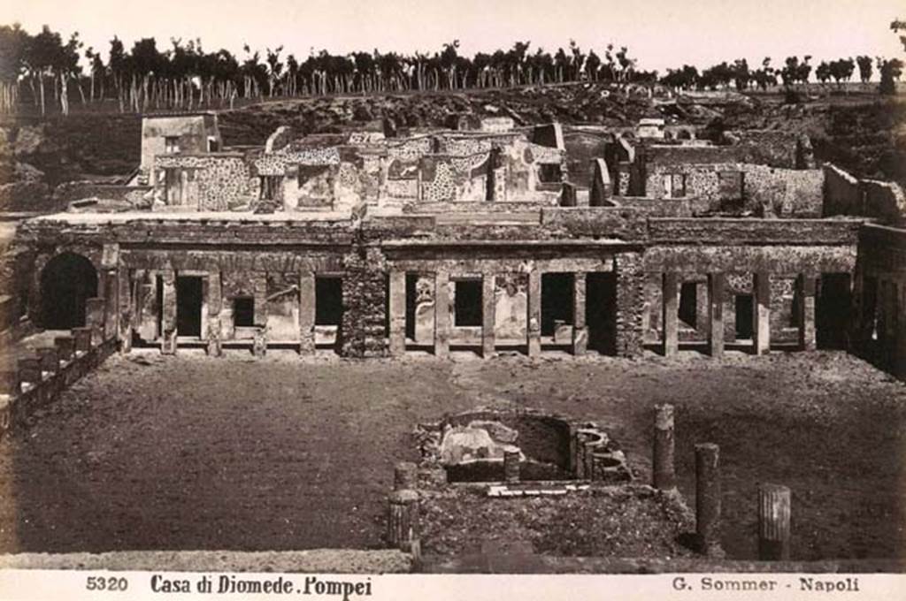 HGW24 Pompeii. Photograph by Sommer, c.1870’s. Looking east across garden to villa.
Photo courtesy of Rick Bauer.