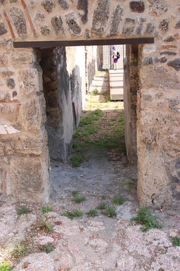 HGW24 Pompeii. Villa of Diomedes. October 2023.
Looking east along corridor into west ala, and across north portico. Photo courtesy of Klaus Heese.
(Villa Diomedes Project – area 33).
(Fontaine, from west end of corridor 2.4, from terrace).