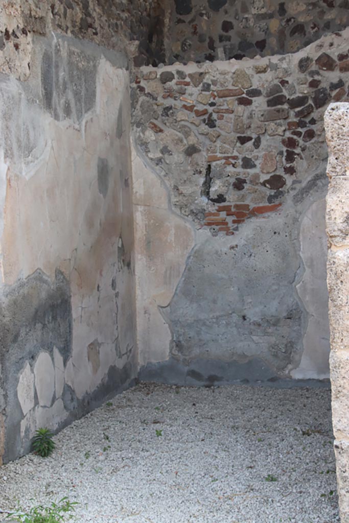 HGW24 Pompeii. Villa of Diomedes. October 2023.
Detail of north and east wall. Photo courtesy of Klaus Heese.
(Villa Diomedes Project – area 35)
(Fontaine’s 4,3).