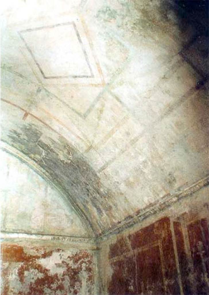 HGW24 Pompeii. December 2006. Vaulted ceiling in one of the richly decorated living rooms on the eastern side of the garden.
(Fontaine, room 5,13)