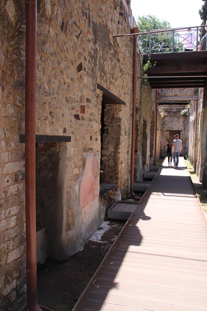 Villa of Diomedes, Pompeii. May 2024.
Looking south along wall of east portico. Photo courtesy of Klaus Heese.