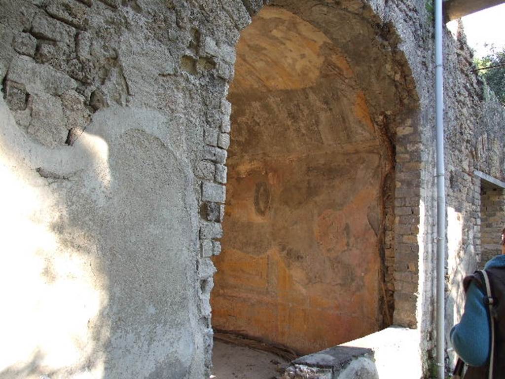 HGW24 Pompeii. December 2006. Looking south-east into one of the richly decorated living rooms on the eastern side of the garden.
(Fontaine, room 5,7).