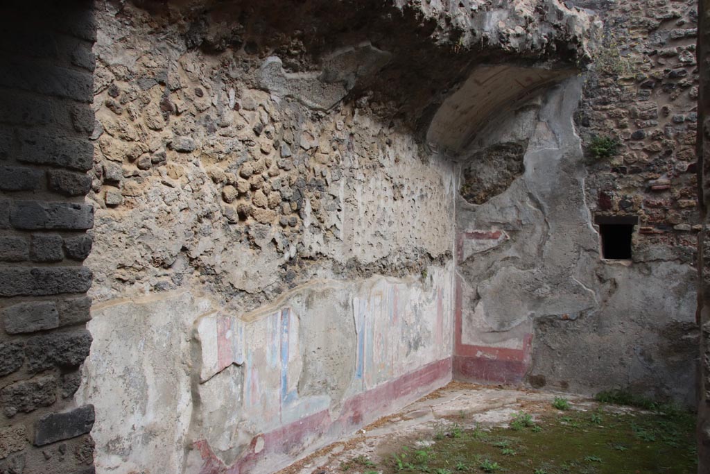 Villa of Diomedes, Pompeii. October 2023.
Looking east along north wall, and remaining ceiling in north-east corner. Photo courtesy of Klaus Heese.
(Villa Diomedes Project – area 53).
(Fontaine, room 5,5).