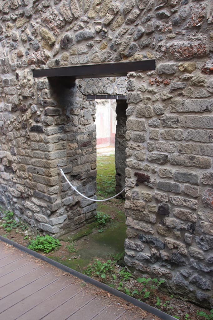 Villa of Diomedes, Pompeii. October 2023.
Doorway to corridor from east portico. Photo courtesy of Klaus Heese.
(Villa Diomedes Project – area, corridor 50).
(Fontaine, room 5,3, corridor).