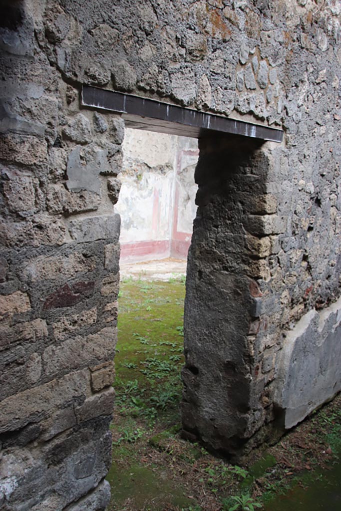 Villa of Diomedes, Pompeii. October 2023.
Doorway in north wall of corridor into triclinium. Photo courtesy of Klaus Heese.
(Villa Diomedes Project – area, corridor 50).
(Fontaine, room 5,3, corridor, with doorway into 5,5).